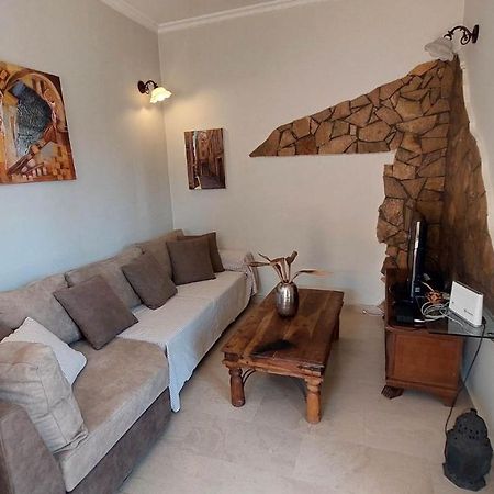 Alex Apartment Perama  Ngoại thất bức ảnh